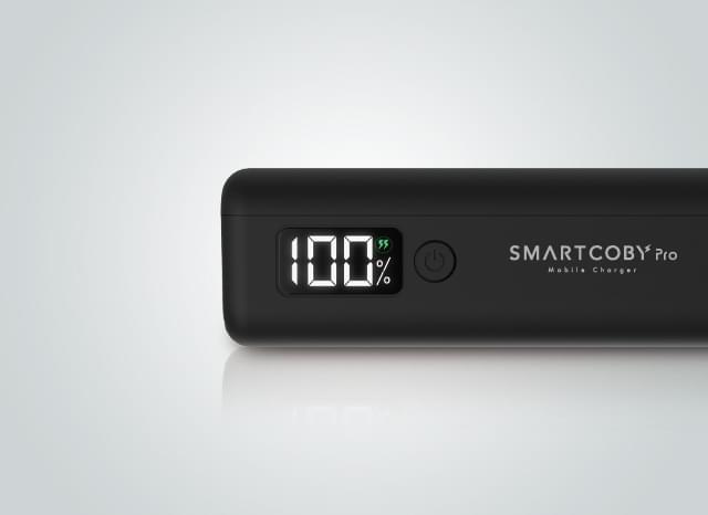 The all-around Built-in Plug Power Bank SMARTCOBY Pro PLUG